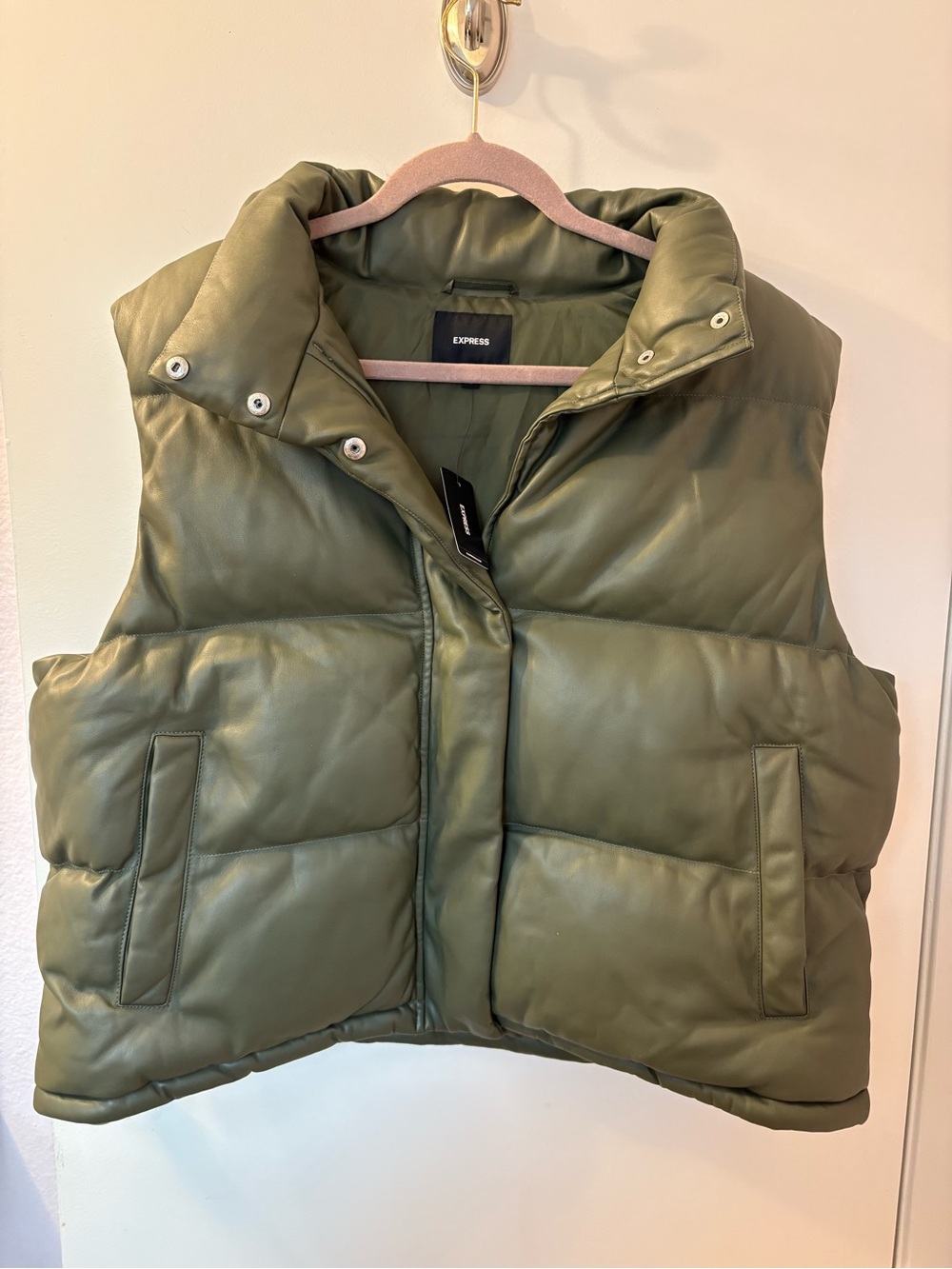 Express Olive Green Puffer Vest XL/NWT (PTP 26/Length 24)